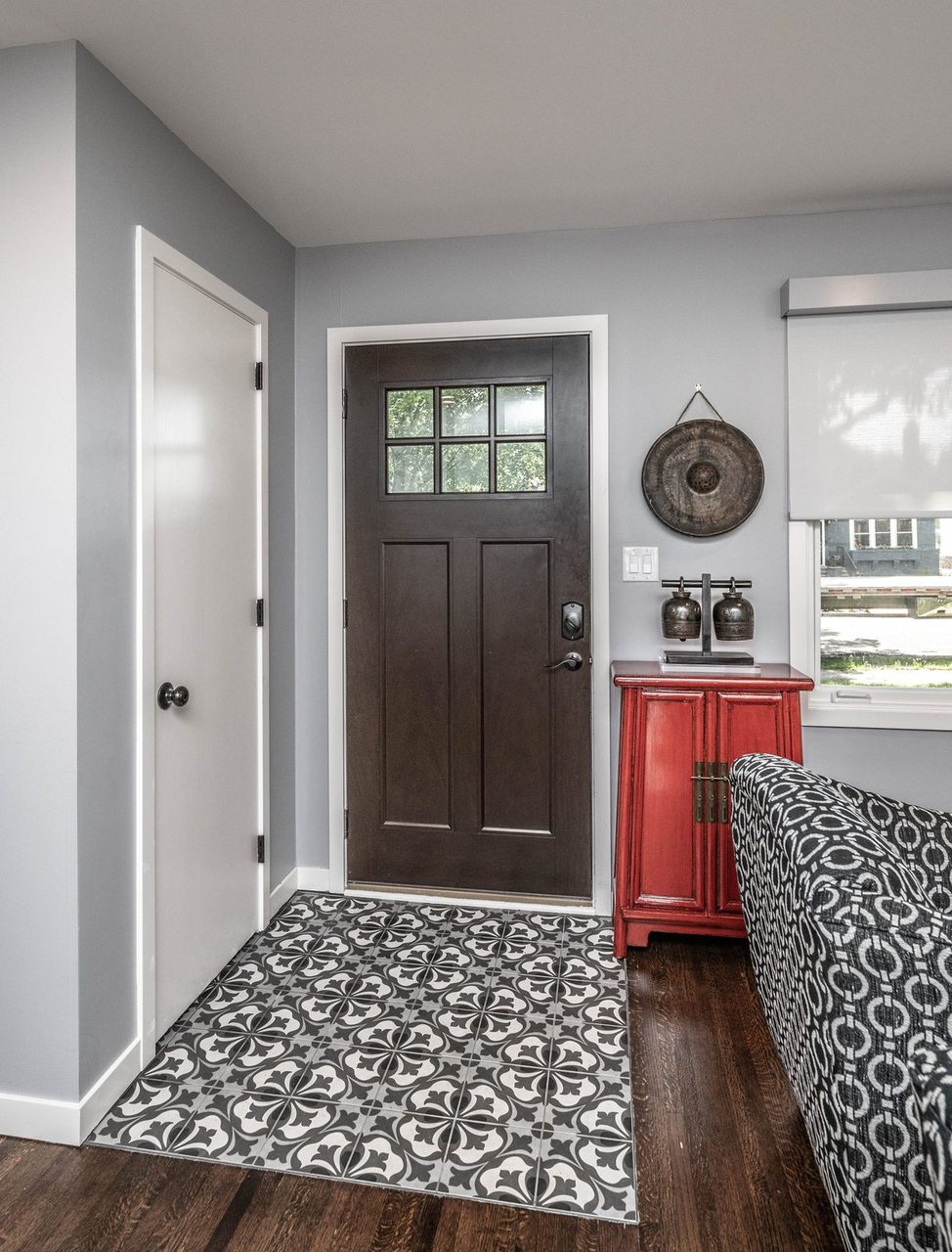 New entry door and remodeled foyer in Bloomington, MN