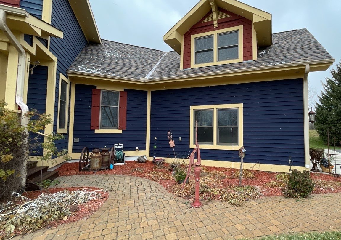 Siding installation in Credit River, MN, front of the home